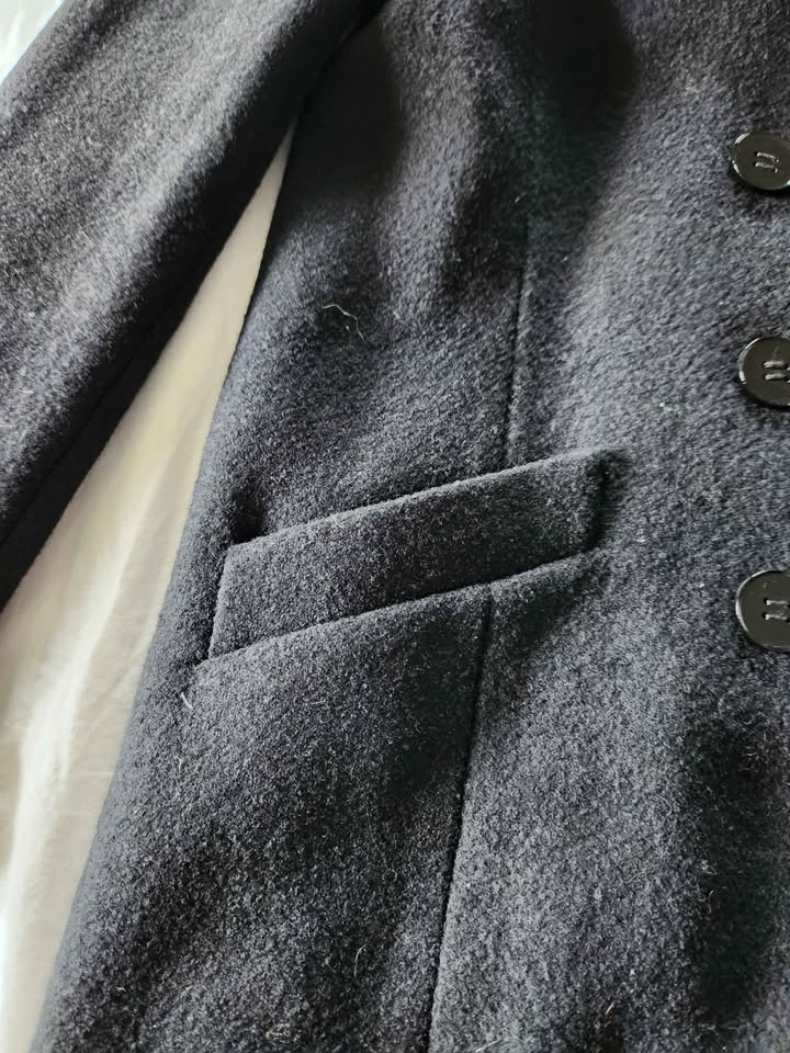 Women's Black Wool Overcoat With Lace Detail Size 4 - photo 4