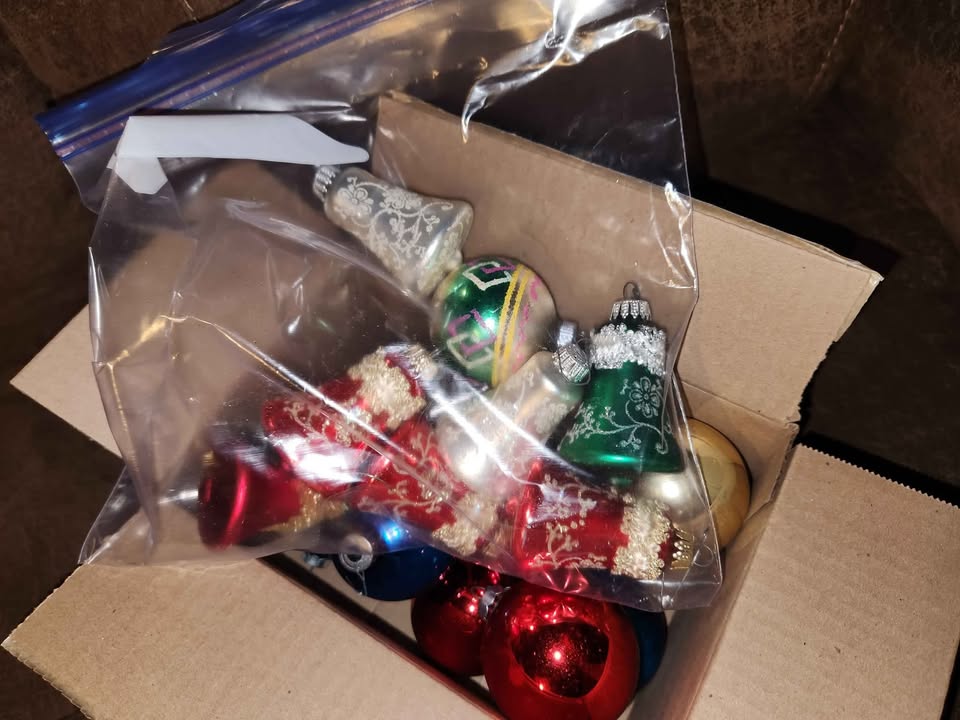 18 Vintage Christmas Ornaments - photo 2