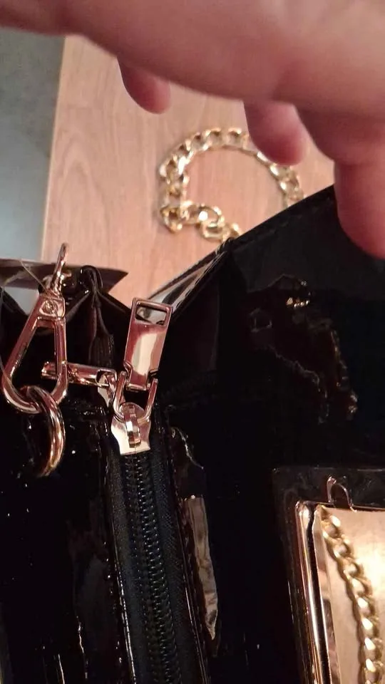 Crocodile Pattern Leather Clutch with Shoulder Strap image indicator(5)