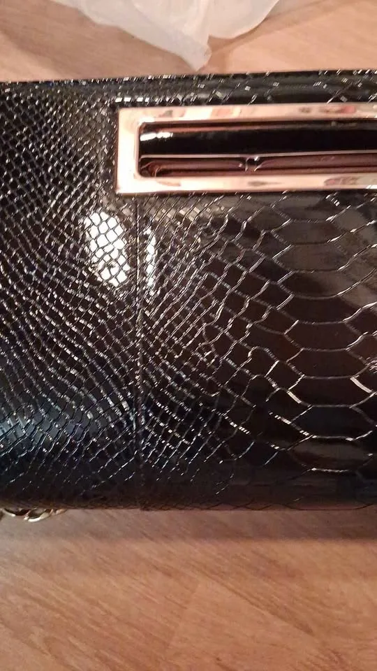 Crocodile Pattern Leather Clutch with Shoulder Strap image indicator(7)