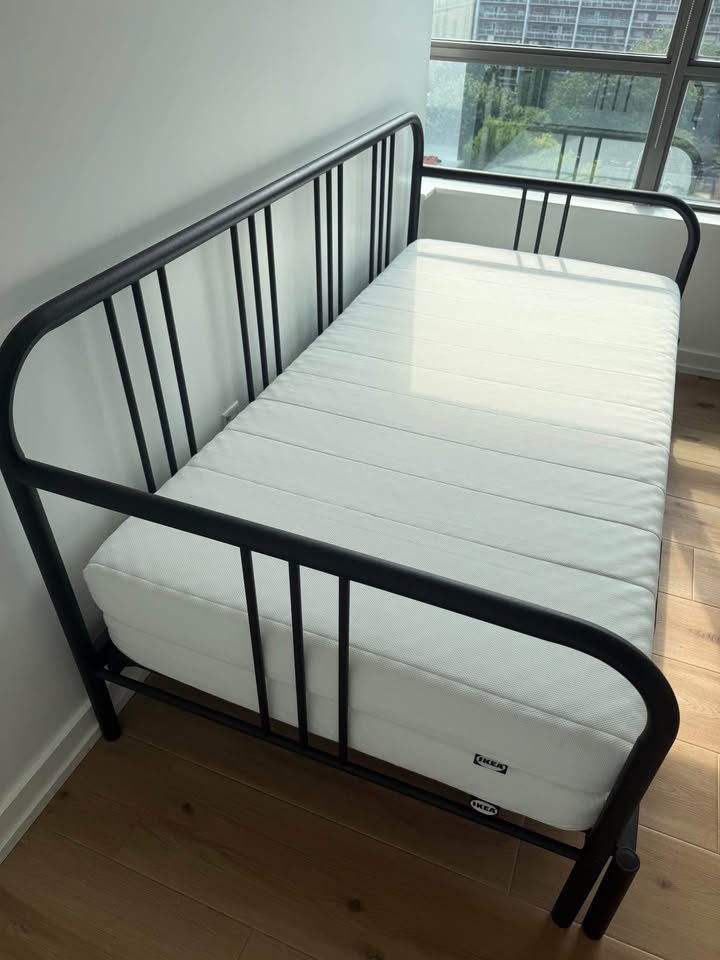 IKEA FYRESDAL Day Bed with 2 x Asvang Mattresses - photo 2