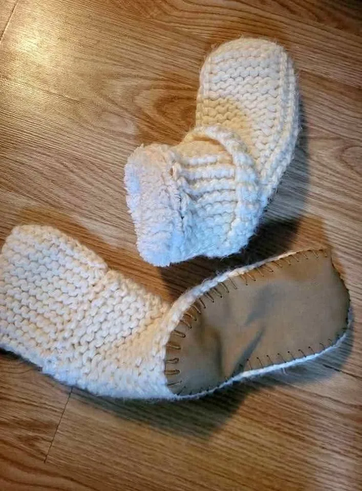 WOMENS NWOT KNIT SOFT FAUX FUR LINED SLIPPER BOOTIES size m(7/8) thumbnail