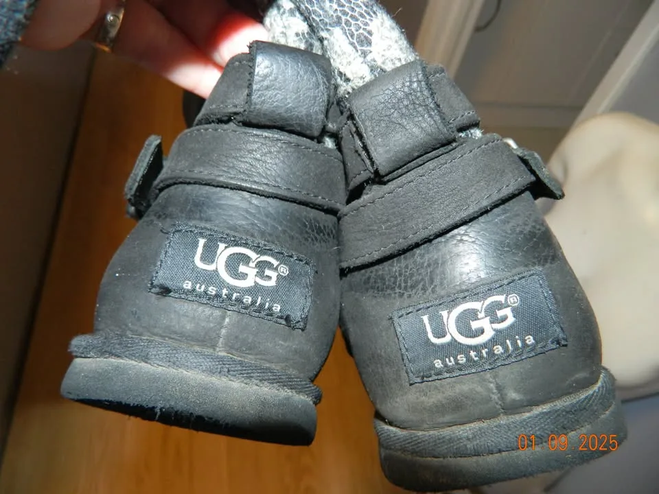 UGG TALL BOOTS LEATHER...size 8...VGUC-EUC image indicator(3)
