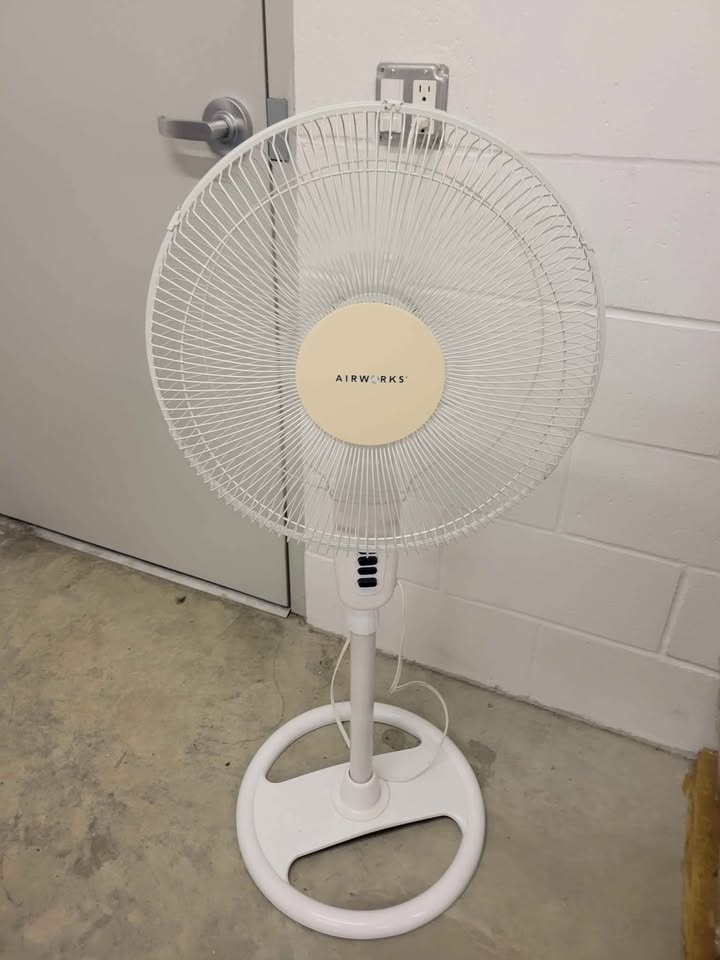 Airworks Pedestal Fan - photo 2