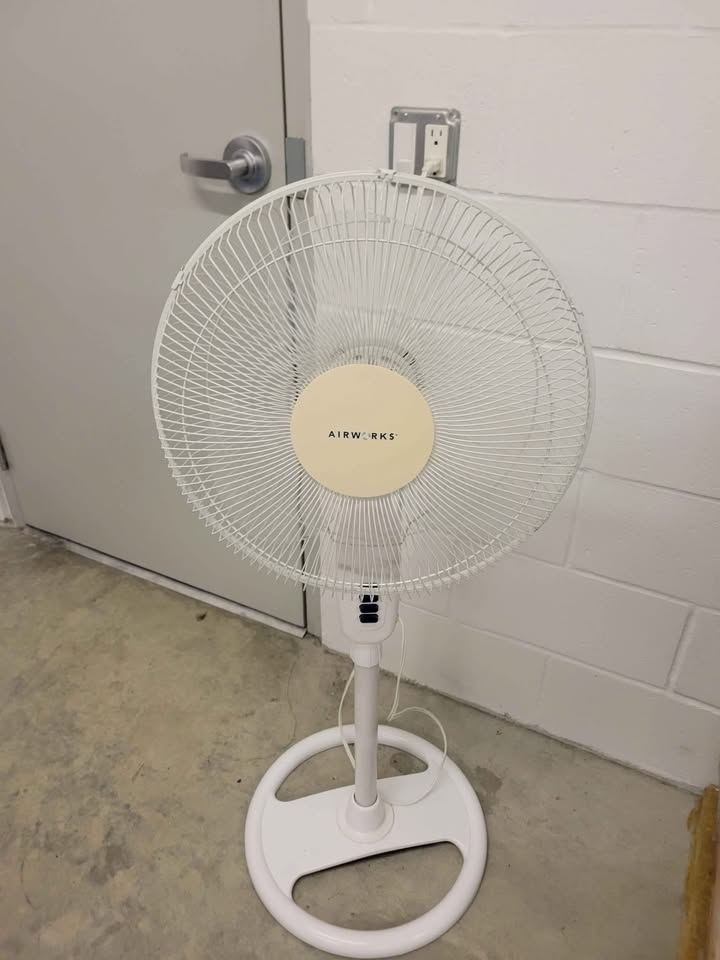 Airworks Pedestal Fan - photo 3
