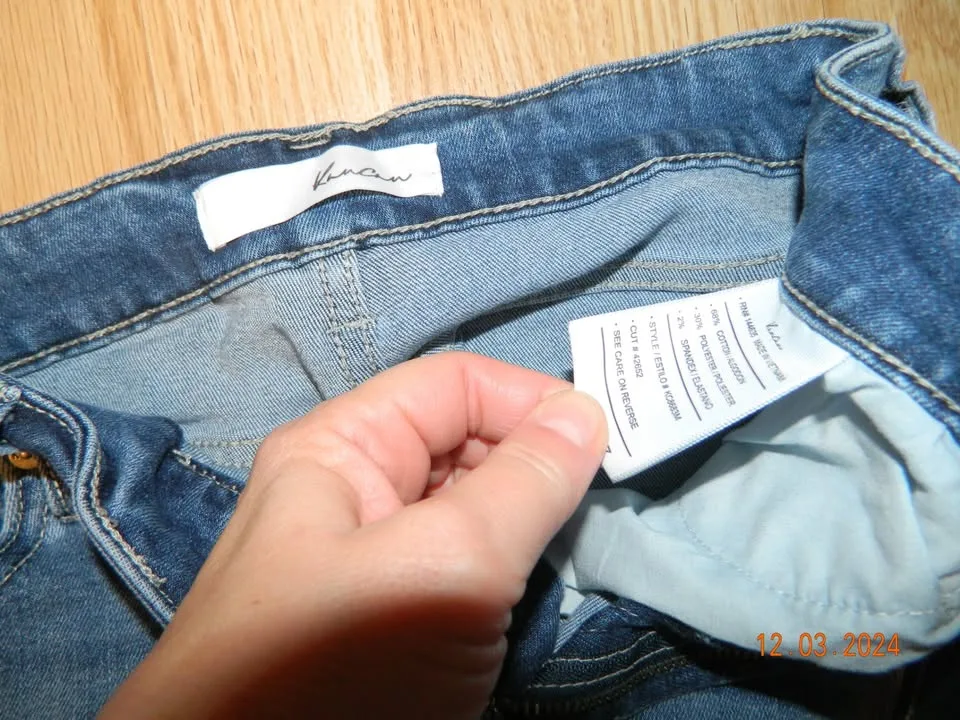 WOMENS KANCAN BOOTCUT JEANS size 7/27..EUC image indicator(2)