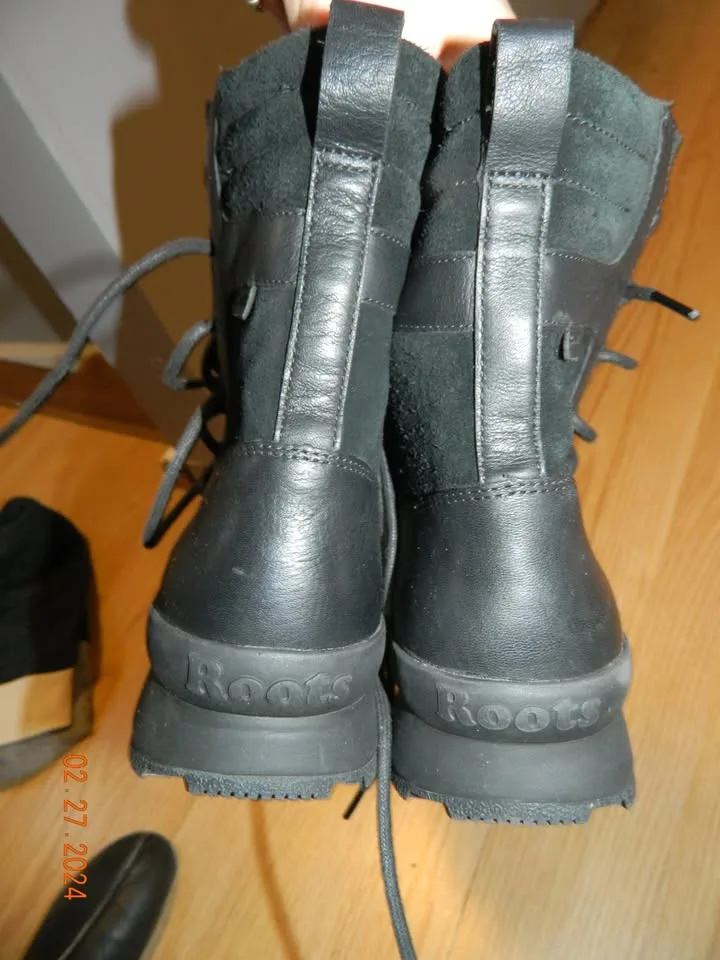 NWOT WOMENS ROOTS LEATHER AND SUEDE LACE UP BOOTS...SIZE 8.5 image indicator(3)