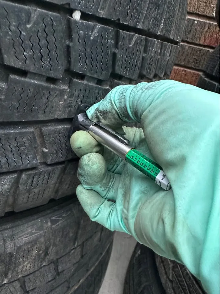 Audi 18” OEM rims with winter tires image indicator(3)