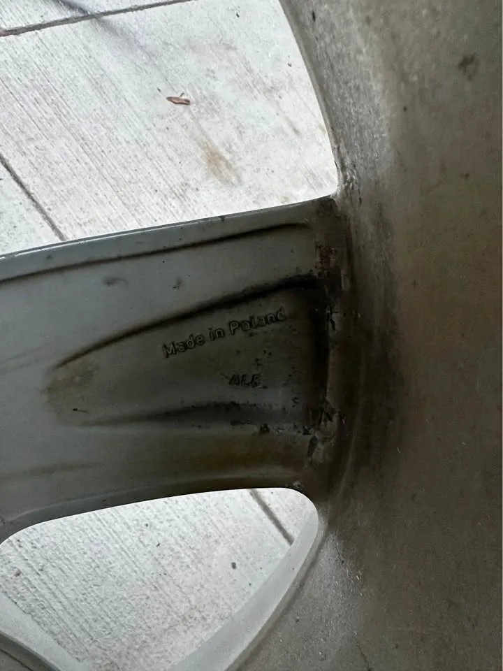 Audi 18” OEM rims with winter tires image indicator(6)