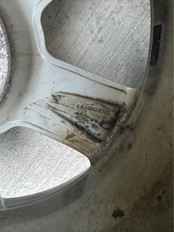 Audi 18” OEM rims with winter tires image indicator(9)