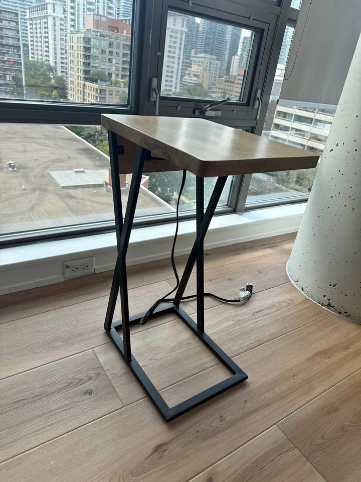 Lightly Used - Side/ C shape table with Power!
