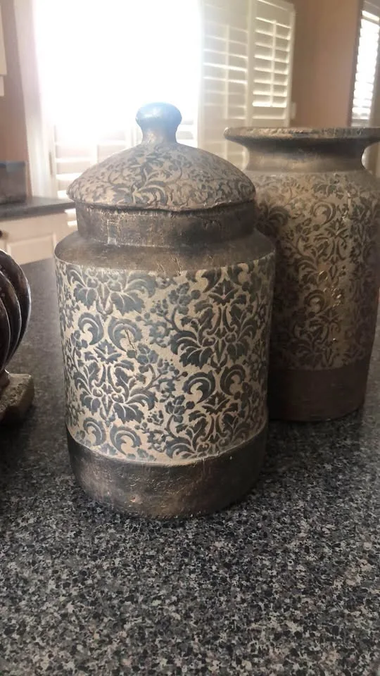 Pottery: Imported Clay Assortment image indicator(2)