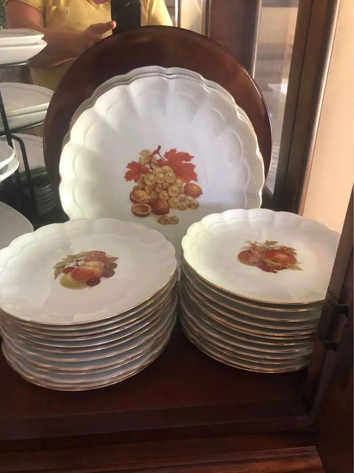 Vintage Plate Sets Kaiser Gold Trimmed & Numbered image indicator(2)