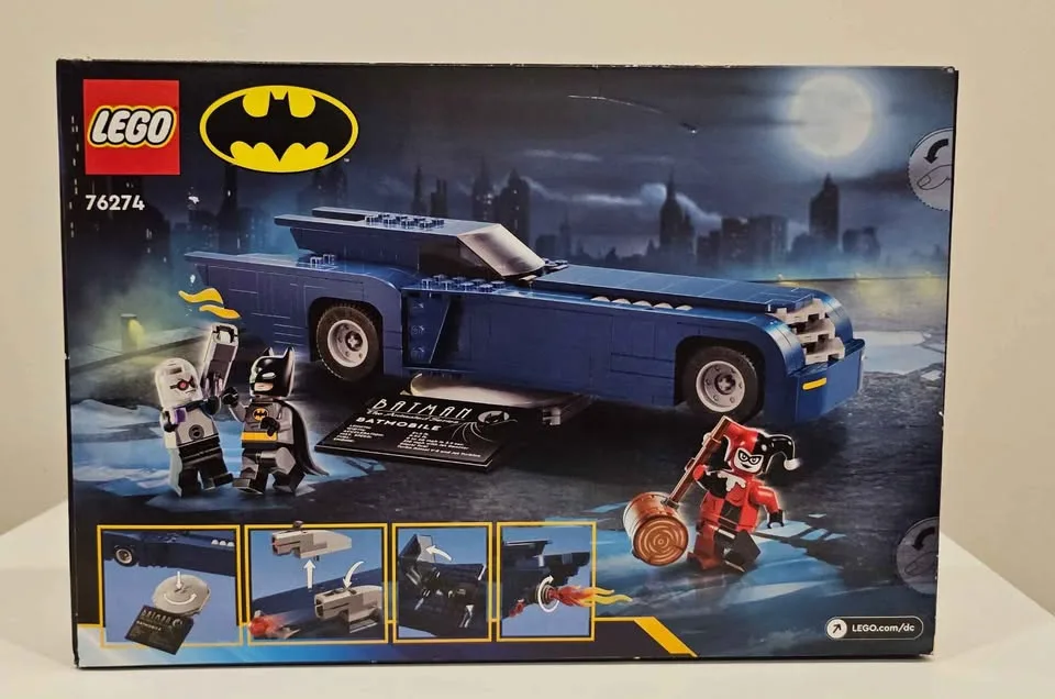 LEGO Batman 76274 Batmobile vs Harley Quinn & Mr. Freeze image indicator(2)
