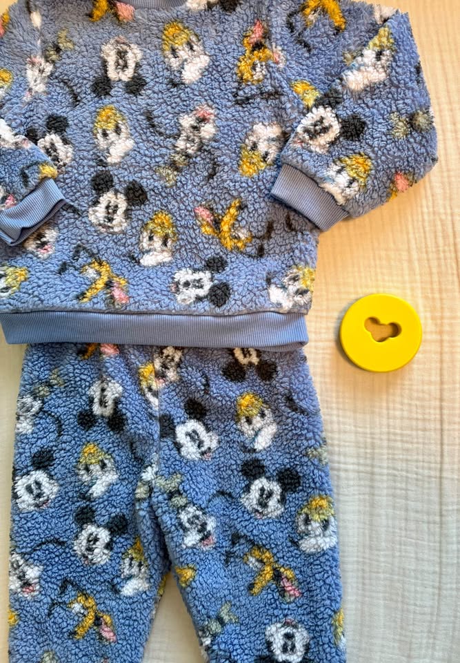 Disney: Mickey and Friends 4T Unisex Fuzzy Pajama Set - photo 2