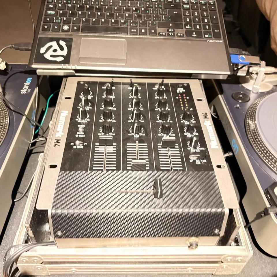 Stanton T-60 Turntables Numark M4 Mixer Seroto DJ image indicator(4)