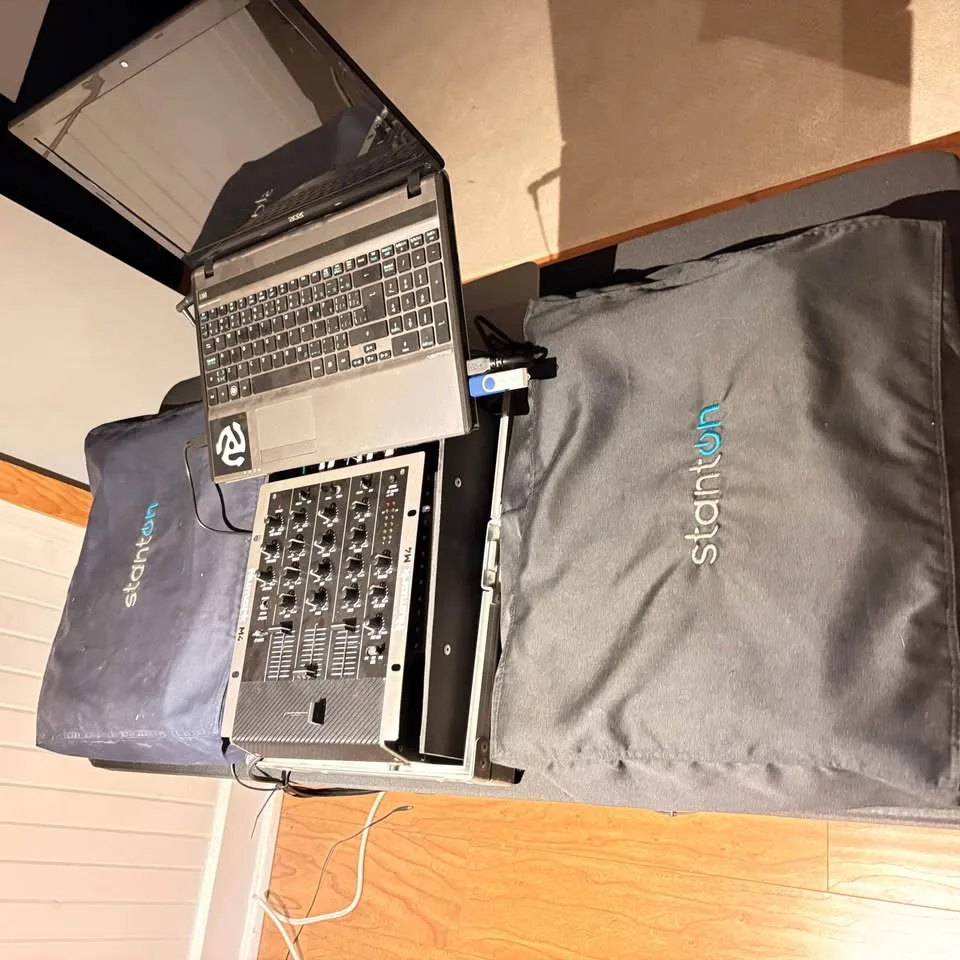 Stanton T-60 Turntables Numark M4 Mixer Seroto DJ image indicator(5)