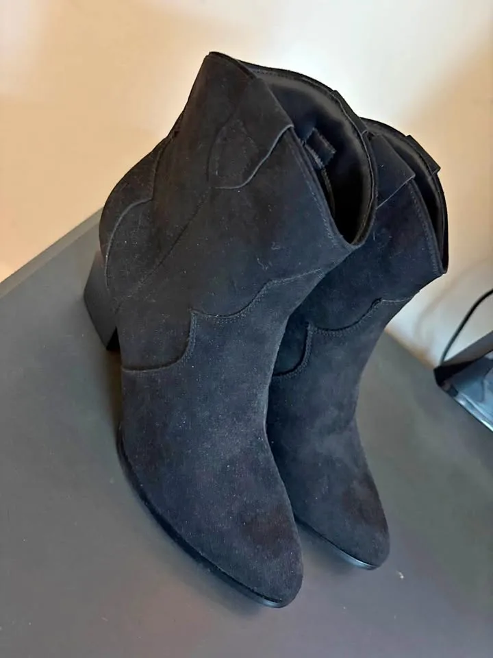 Cowboy boots (GAP) thumbnail