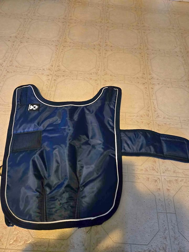 Shedrow dog coat size medium-small
