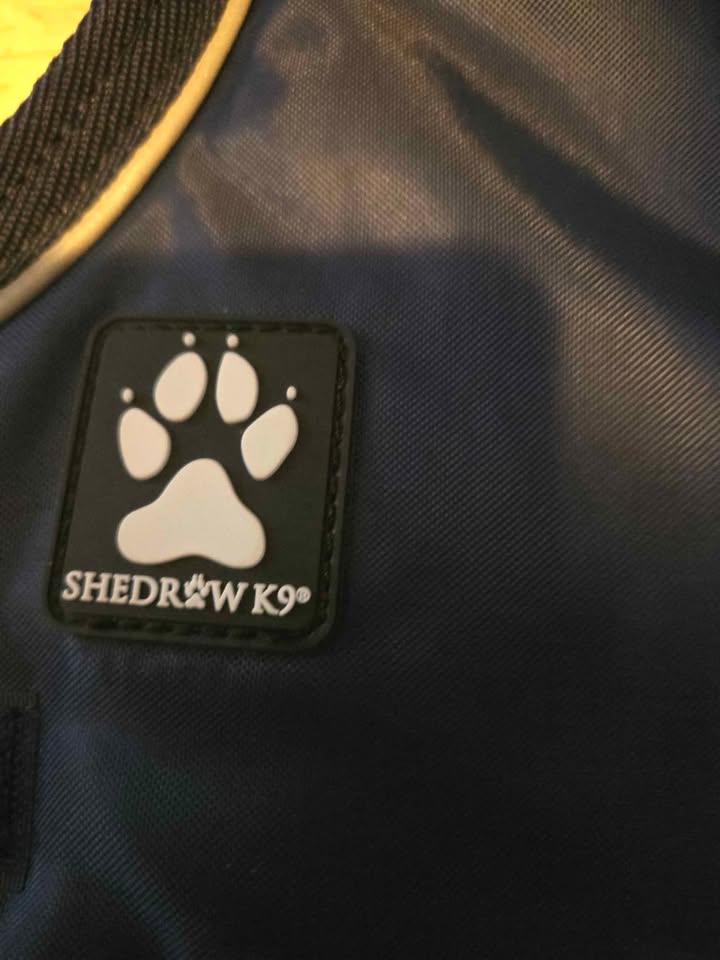 Shedrow dog coat size medium-small - photo 2