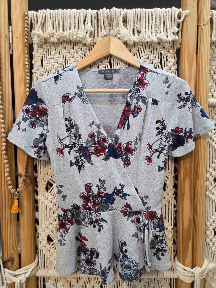 Womens clothing sale image indicator(7)