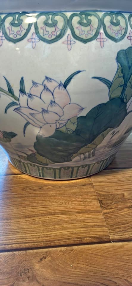 Vintage Chinese pot