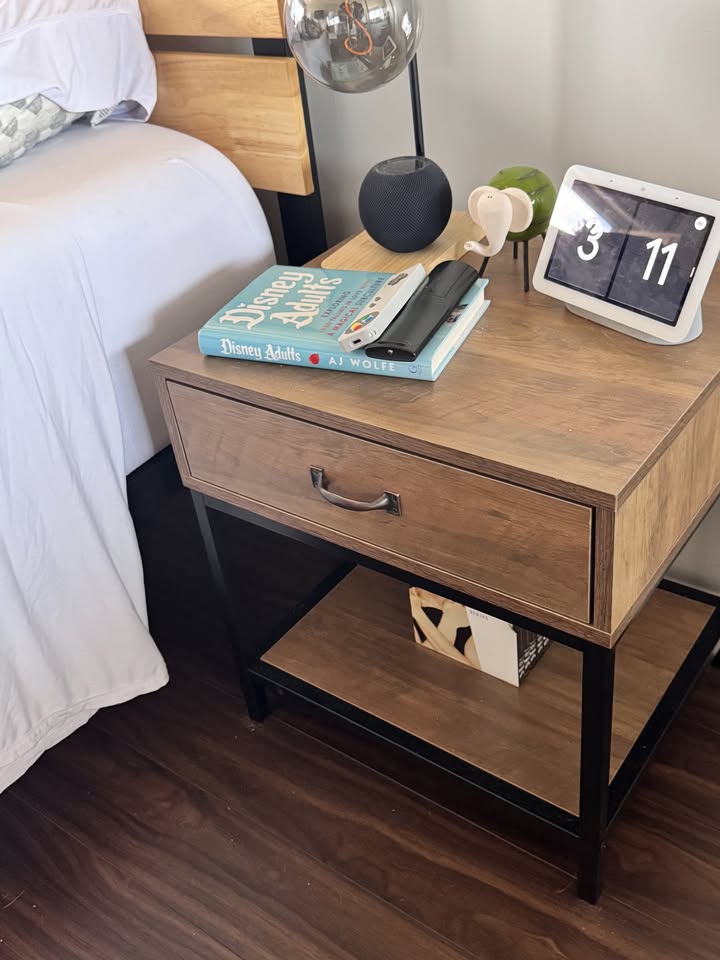 Nighstand Wayfair (One year of use, like new) - photo 5
