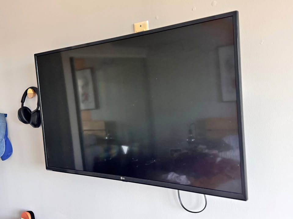 LG TV 42'' Smart + Google chromecast