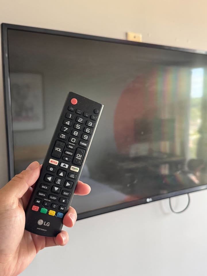 LG TV 42'' Smart + Google chromecast - photo 3