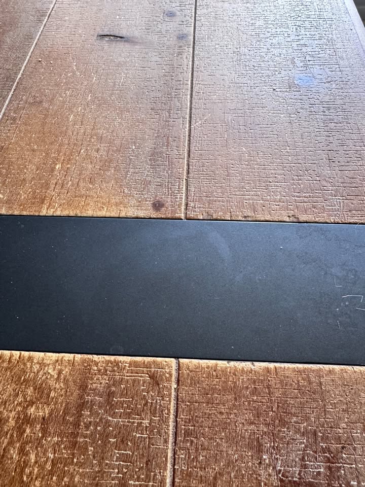 Industrial / Rustic Dining Table (Structube) - photo 3