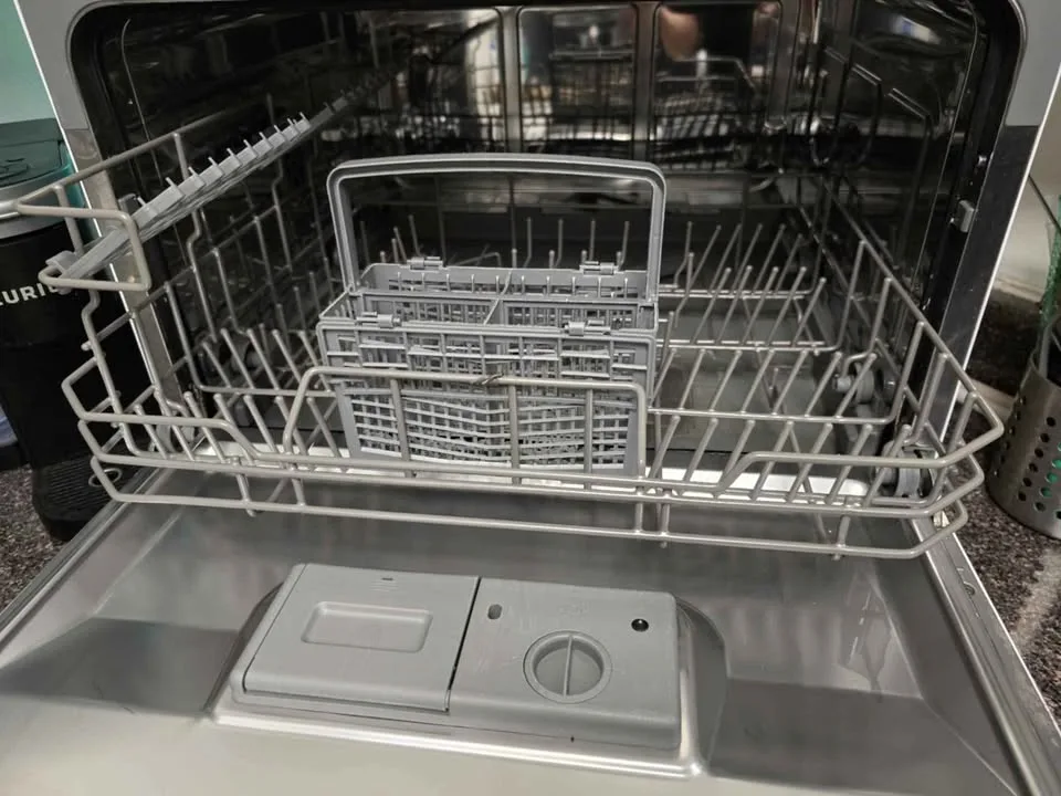Countertop dishwasher with hookups image indicator(2)