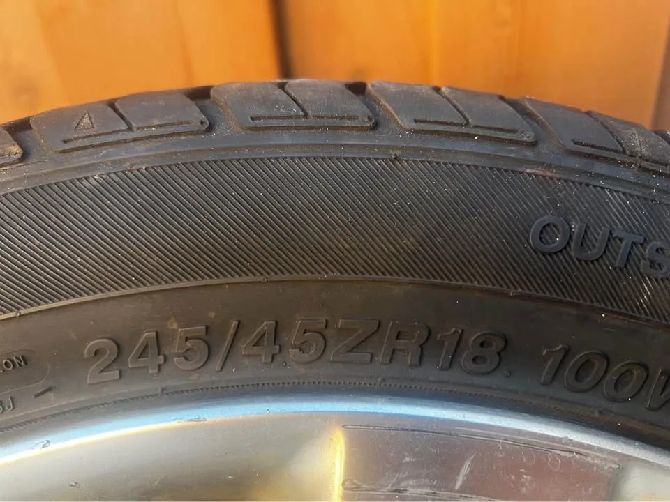 Full set Tires 245/45zr18 image indicator(2)