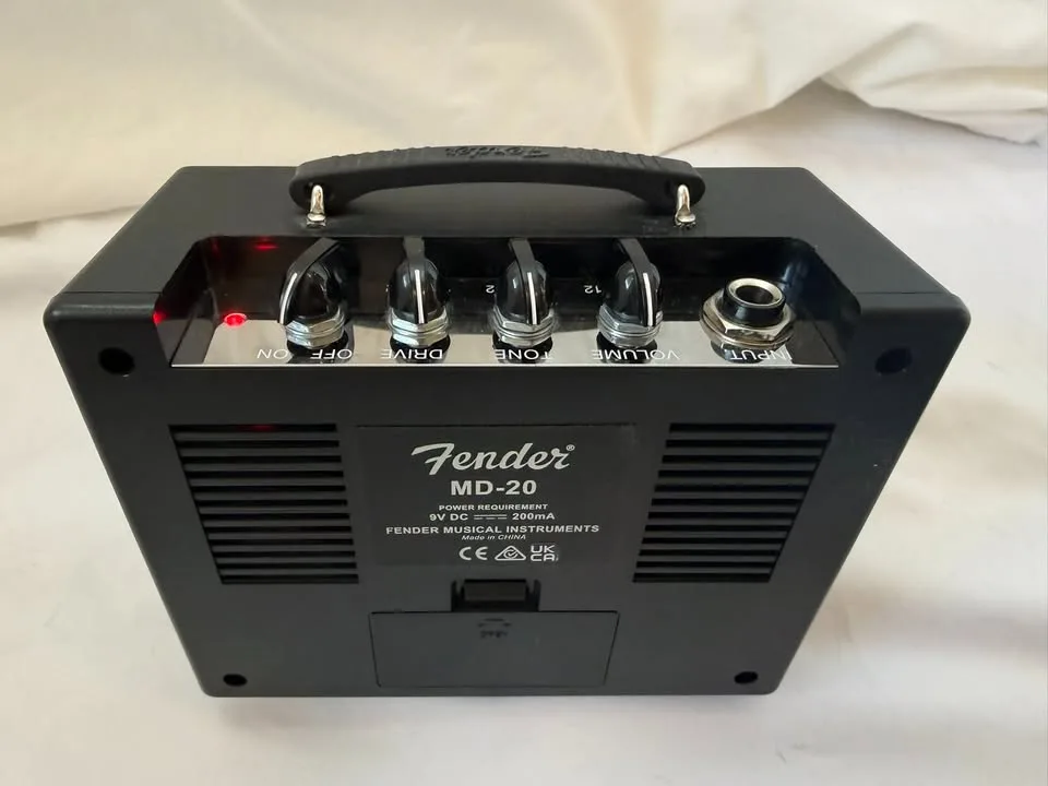 Fender MD-20 Mini Deluxe Amp image indicator(3)