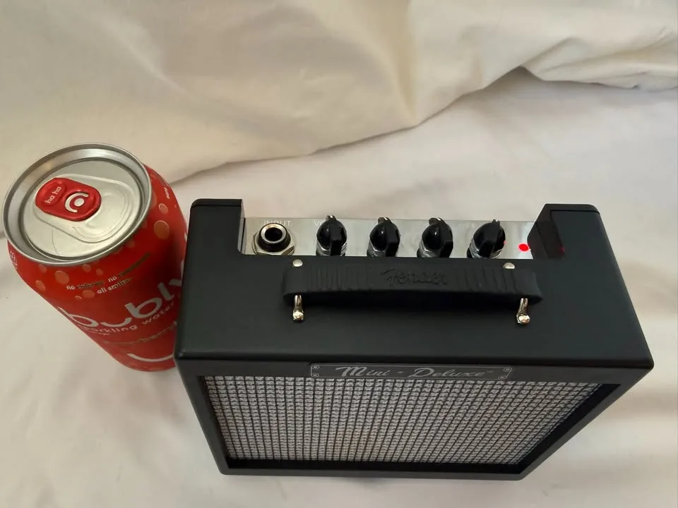 Fender MD-20 Mini Deluxe Amp image indicator(4)