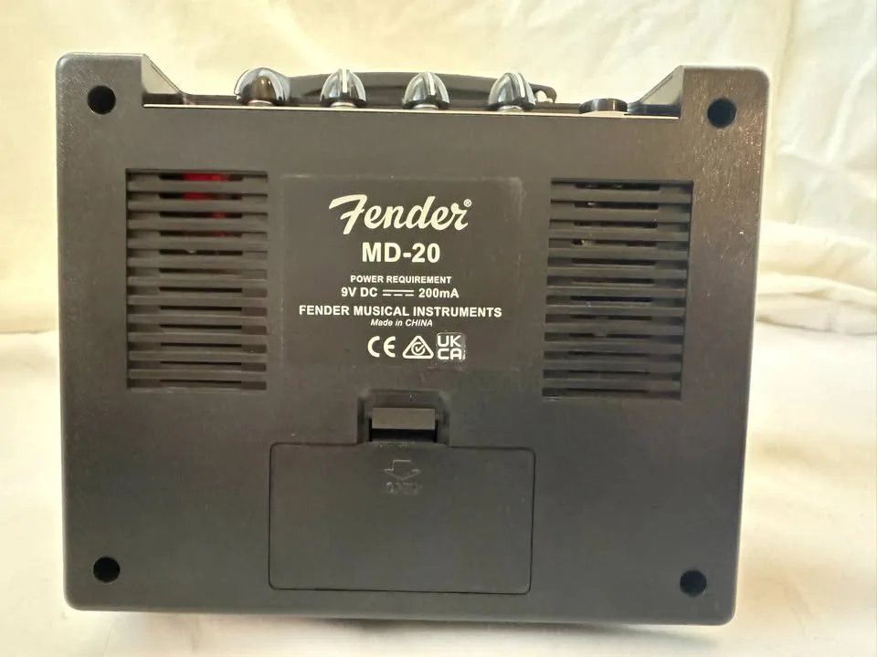 Fender MD-20 Mini Deluxe Amp image indicator(9)