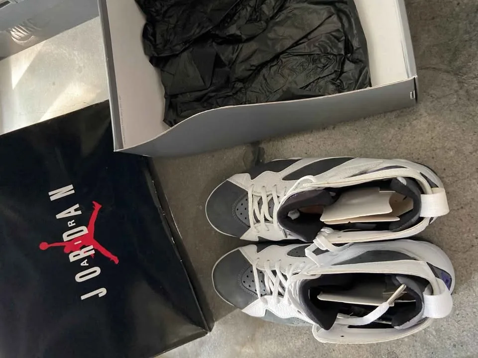 Michael Jordan men size 10.5 image indicator(2)