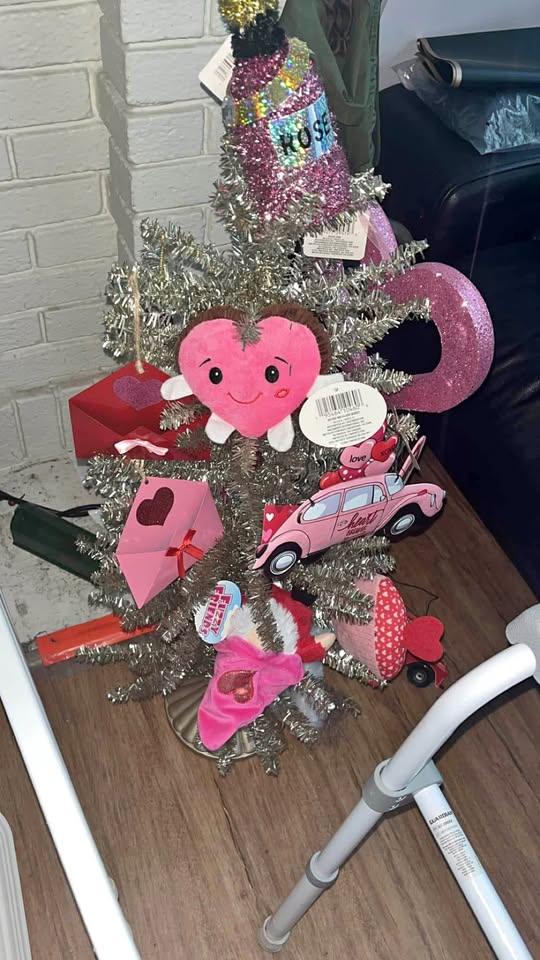 Tinsel Tree with Valentine Ornaments