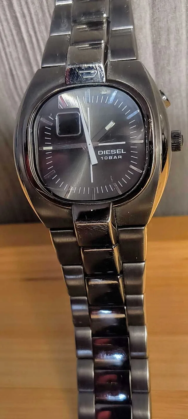 Diesel Stainless Steel Mens Analog Watch (Needs Battery) image indicator(4)