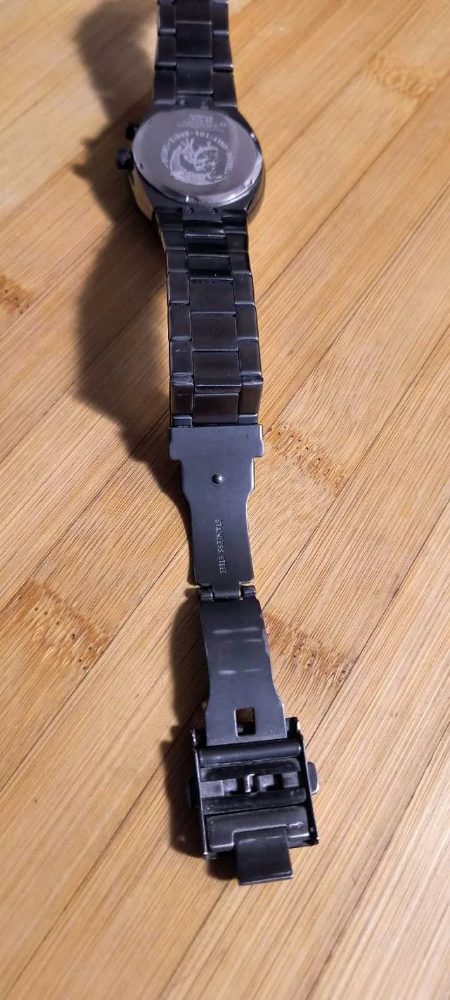 Diesel Stainless Steel Mens Analog Watch (Needs Battery) image indicator(8)