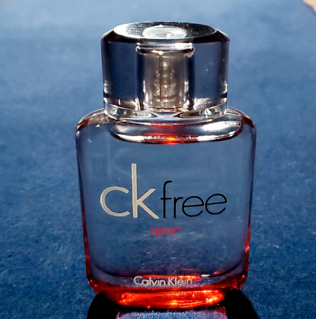 Mini ckfree sport (10ml) by Calvin Klein (Full Bottle)
