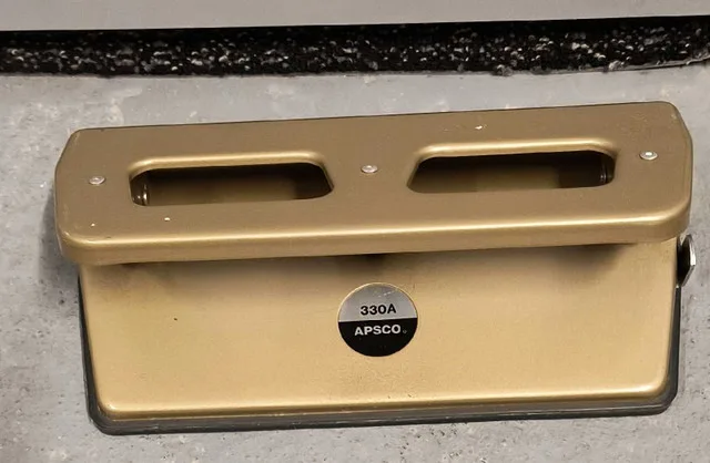 Heavy Duty 3 Hole Punch thumbnail