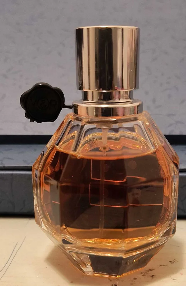 Viktor & Rolf Flowerbomb Perfume 50ml thumbnail