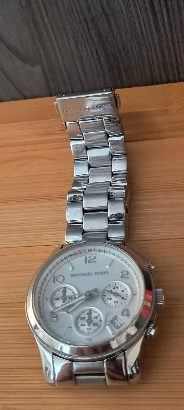 Michael Kors Mens Watch (Needs Battery) image indicator(2)