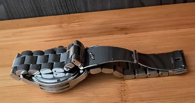 Michael Kors Mens Watch (Needs Battery) image indicator(5)