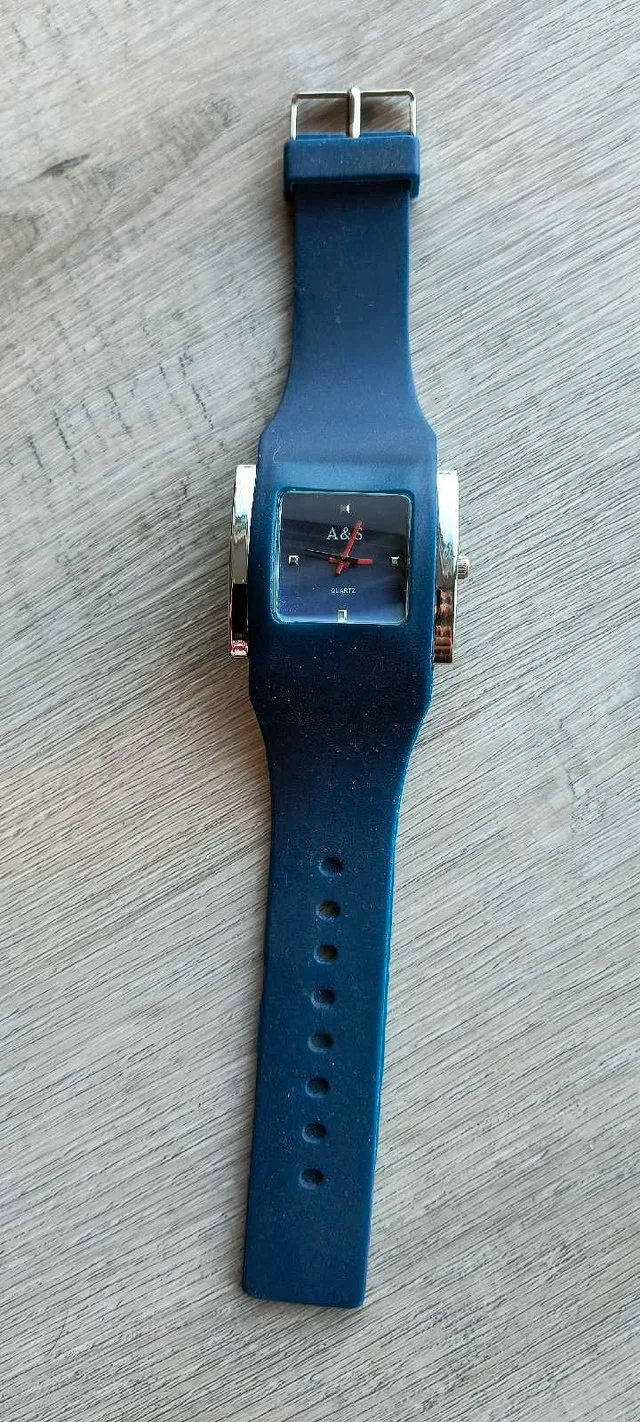 Mens Bold Blue Rubber Strap Analog Watch (needs battery) thumbnail