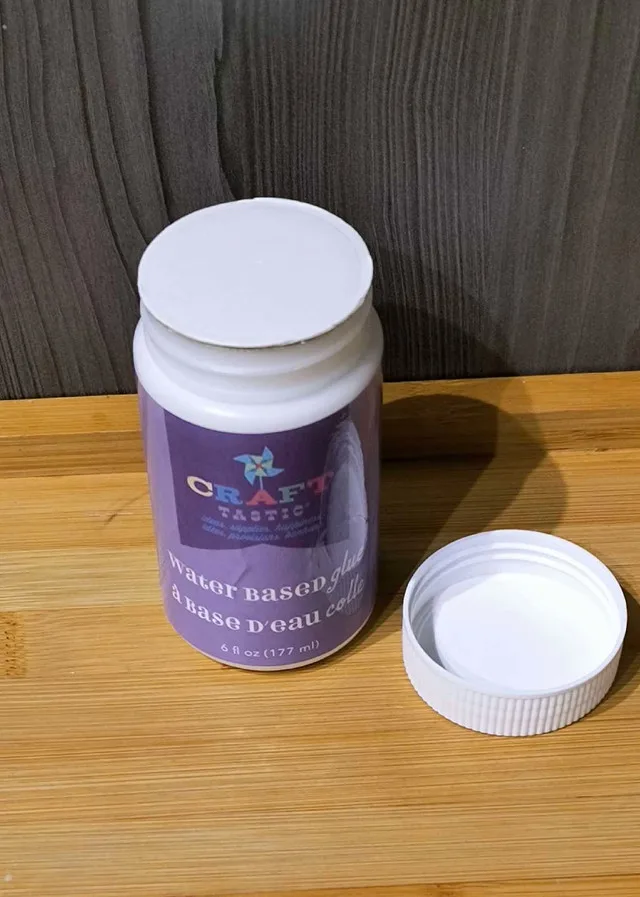 Craft Tastic Water Based Glue (177ml) thumbnail