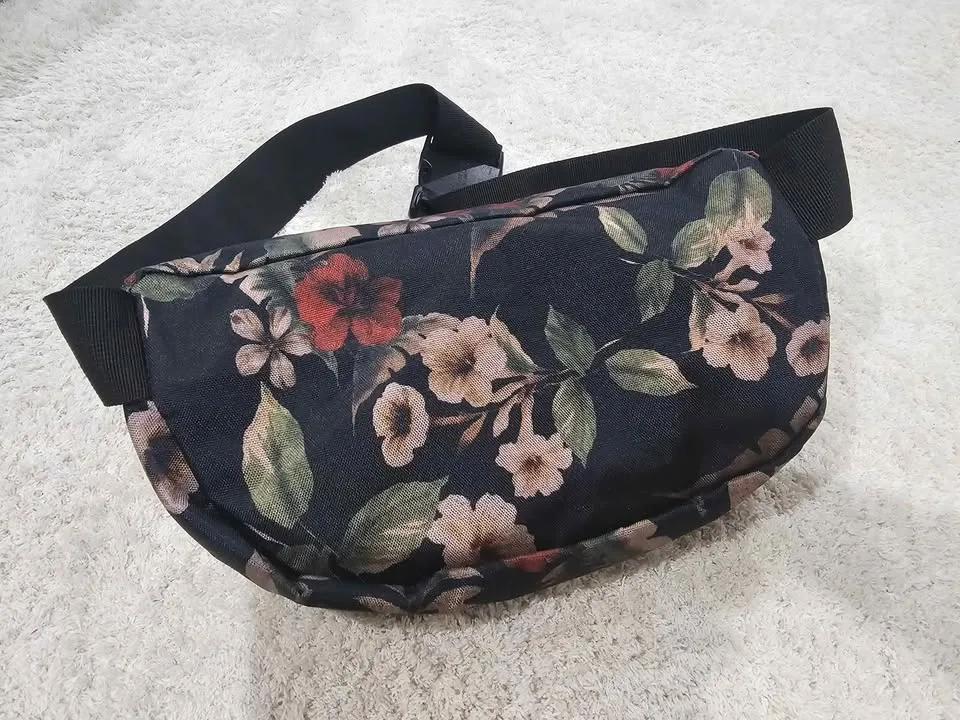 Herchels Waist Bag image indicator(2)