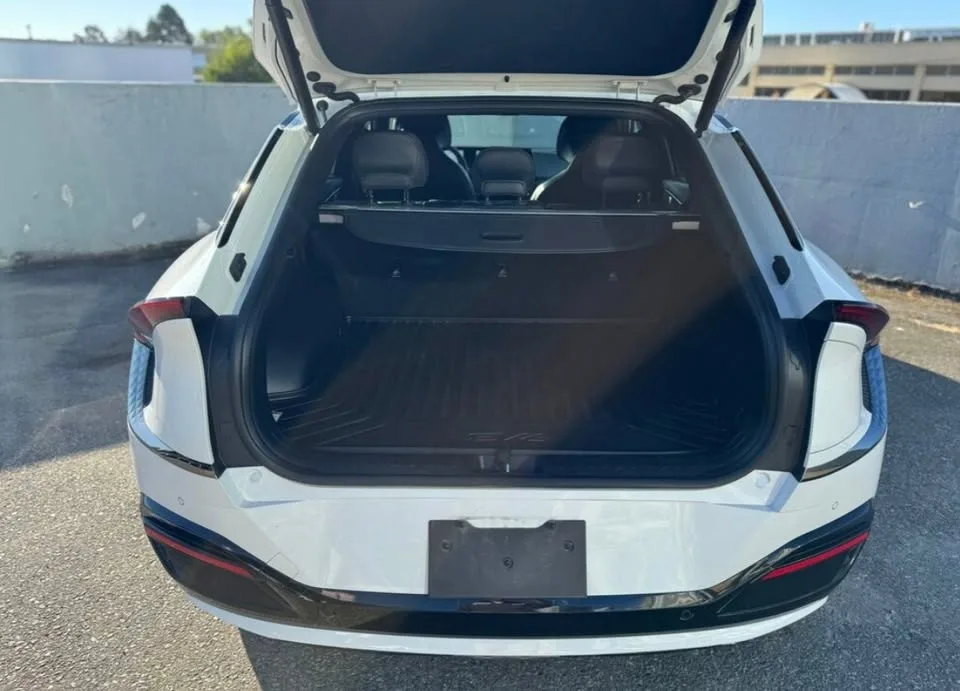 2024 Kia EV6 Land w/GT-Line Pkg 2 image indicator(3)