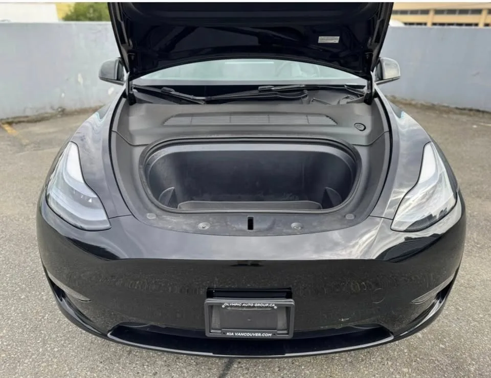 2023 Tesla Model Y Long Range image indicator(2)