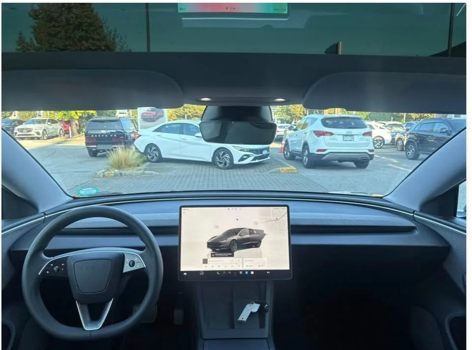 2024 Tesla Model 3 RWD image indicator(2)